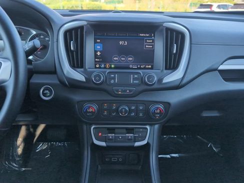Used 2024 GMC Terrain SLT AWD/4WD image 25