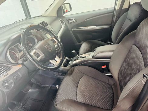 Used 2018 Dodge Journey SE w/ Popular Equipment Group image 9