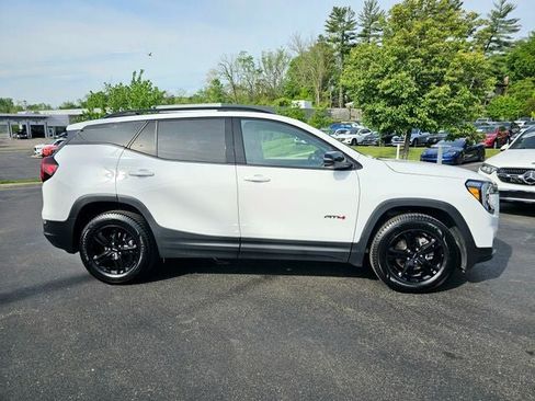 Used 2022 GMC Terrain AT4 w/ Tech Package AWD/4WD image 9