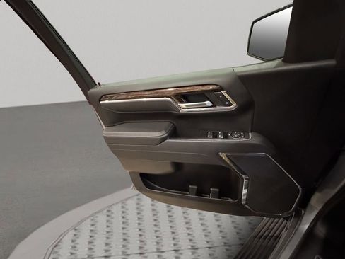 Certified 2025 GMC Sierra 1500 Elevation image 31