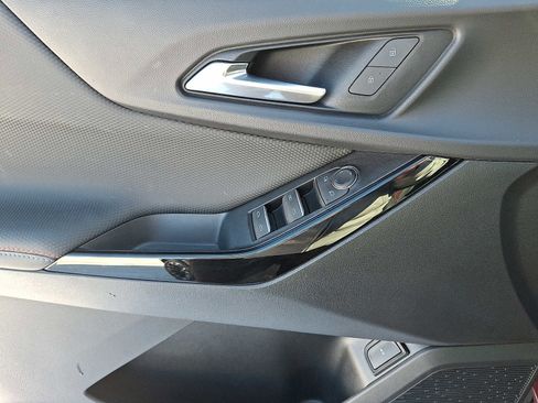 Certified 2025 Chevrolet Equinox RS w/ Safety and Technology Package image 12