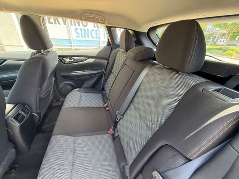 Used 2020 Nissan Rogue Sport SV FWD image 8