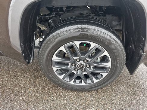 Used 2023 Toyota Tundra Limited image 13