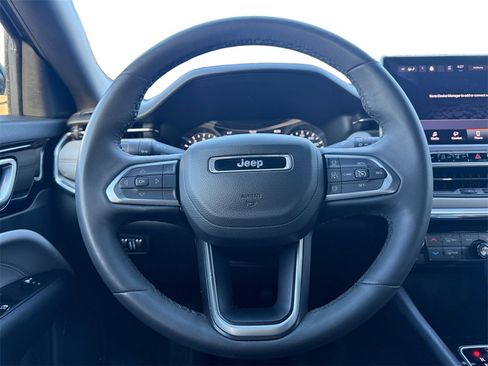 Used 2024 Jeep Compass Limited image 12
