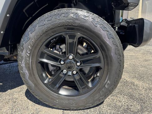 Used 2021 Jeep Wrangler Unlimited Sahara AWD/4WD image 13