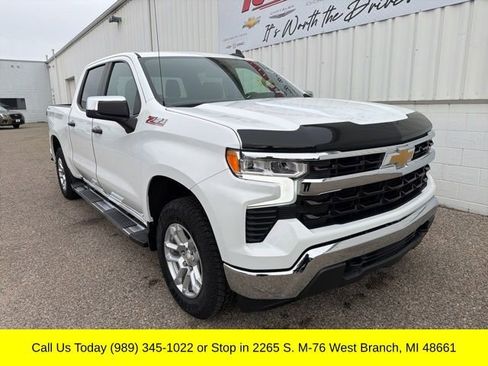 Used 2022 Chevrolet Silverado 1500 LT image 3