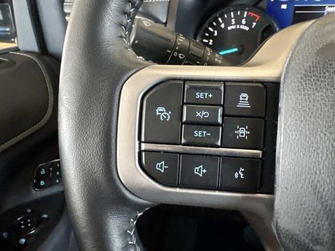 Used 2024 Ford Expedition XLT image 28