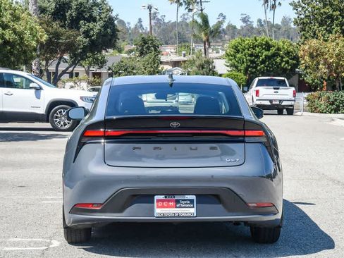 Used 2023 Toyota Prius LE FWD image 8