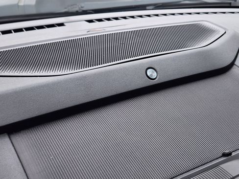 Used 2022 Ford F150 Lightning Lariat image 22