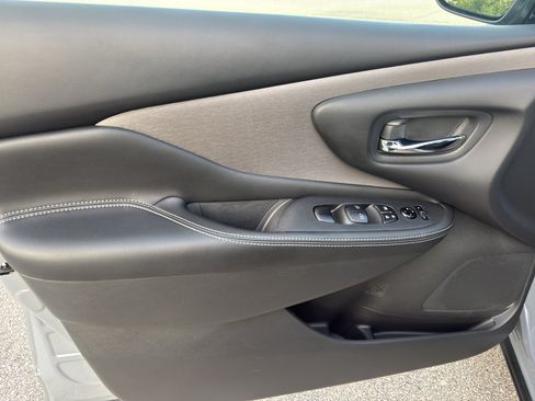 Certified 2023 Nissan Murano SV w/ SV Midnight Edition Package AWD/4WD image 13