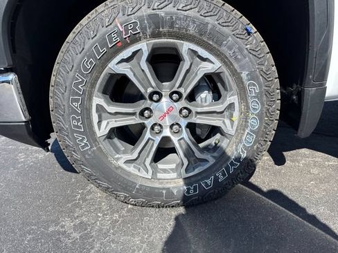 New 2026 GMC Sierra 1500 SLE AWD/4WD image 30