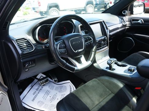 Used 2015 Jeep Grand Cherokee SRT w/ Luxury Group II AWD/4WD image 16