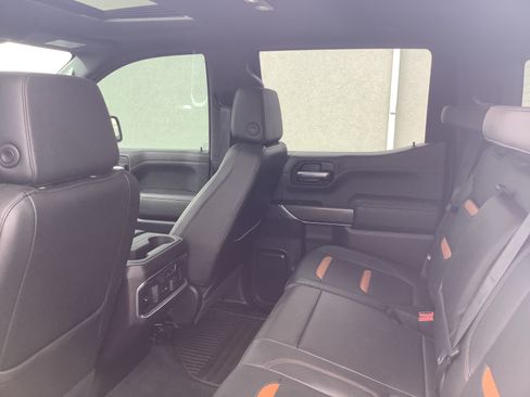 Used 2021 GMC Sierra 1500 AT4 w/ AT4 Value Package AWD/4WD image 9