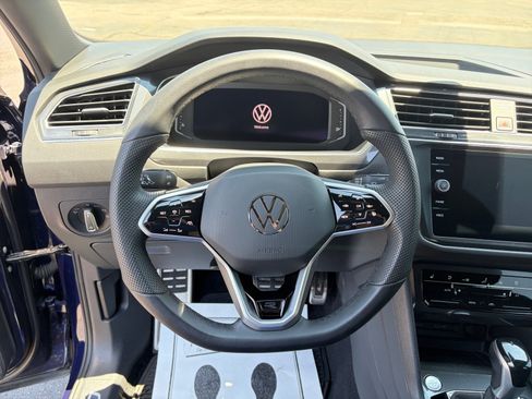 Used 2022 Volkswagen Tiguan SEL R-Line AWD/4WD image 9