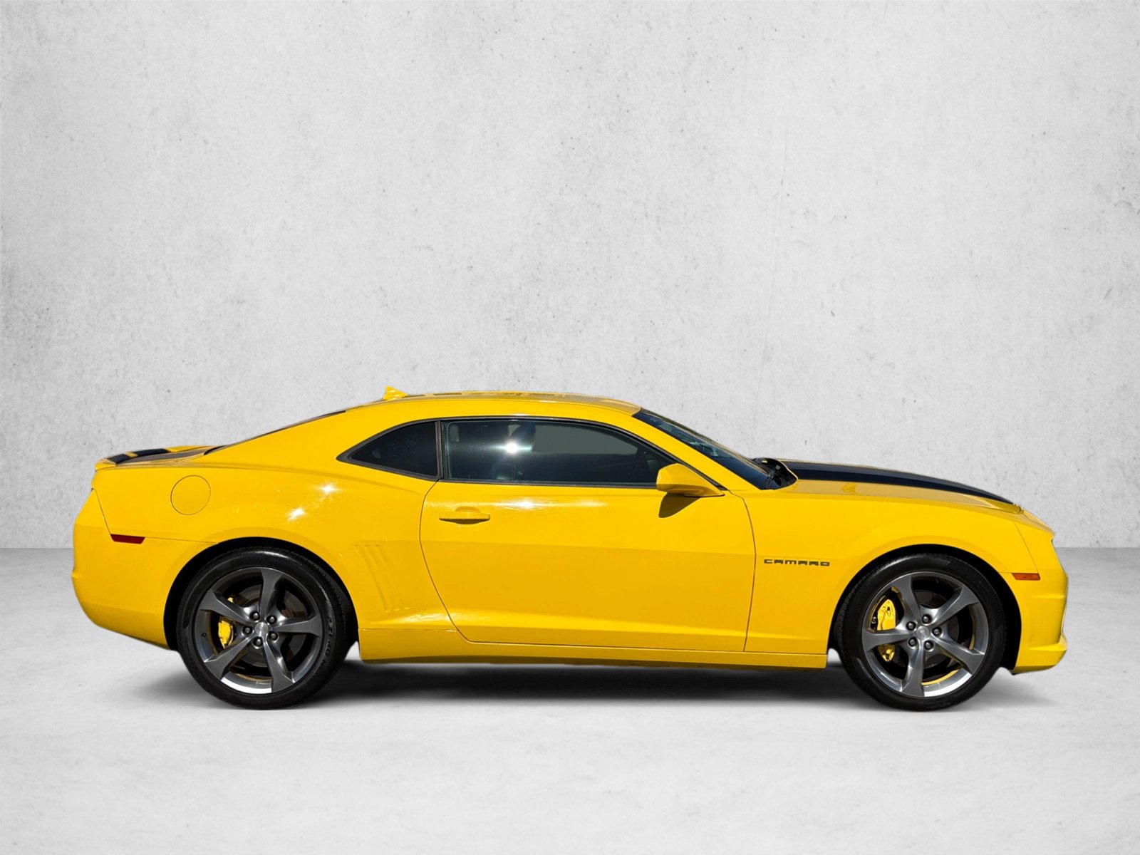 Used 2013 Chevrolet Camaro SS w/ RS Package RWD image 4