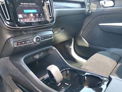 Certified 2023 Volvo C40 P8 Recharge Ultimate w/ Protection Package Premier AWD/4WD image 18