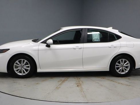 Used 2025 Toyota Camry LE FWD image 8