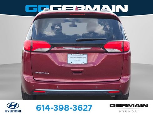 Used 2020 Chrysler Pacifica Touring-L Plus FWD image 9
