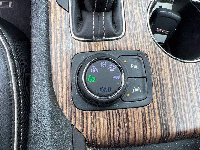 Used 2019 GMC Acadia Denali w/ Technology Package AWD/4WD image 32