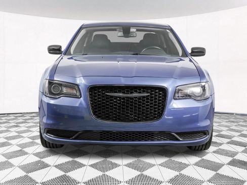 Used 2022 Chrysler 300 Touring w/ Sport Appearance Package RWD image 10