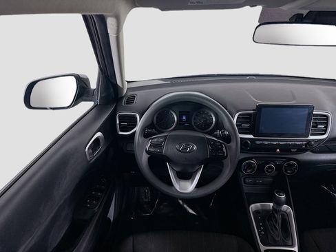 Used 2022 Hyundai Venue SE image 17