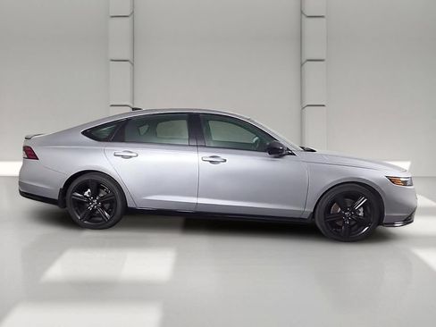 Used 2025 Honda Accord Sport image 36