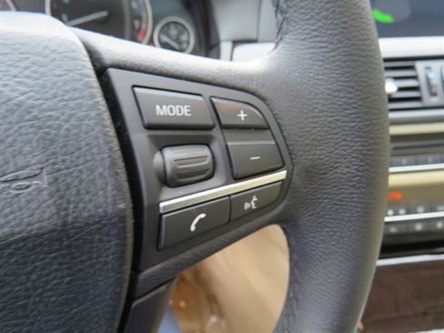 Used 2012 BMW 528i 528i image 12