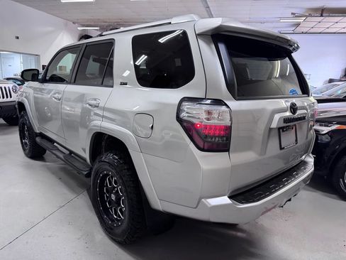 Used 2016 Toyota 4Runner SR5 Premium AWD/4WD image 5