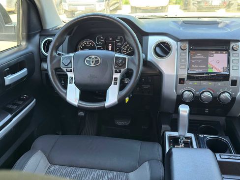 Used 2019 Toyota Tundra SR5 w/ SR5 Upgrade Package image 28