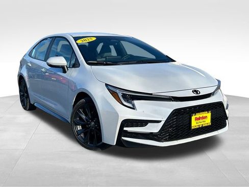 Used 2025 Toyota Corolla SE image 1