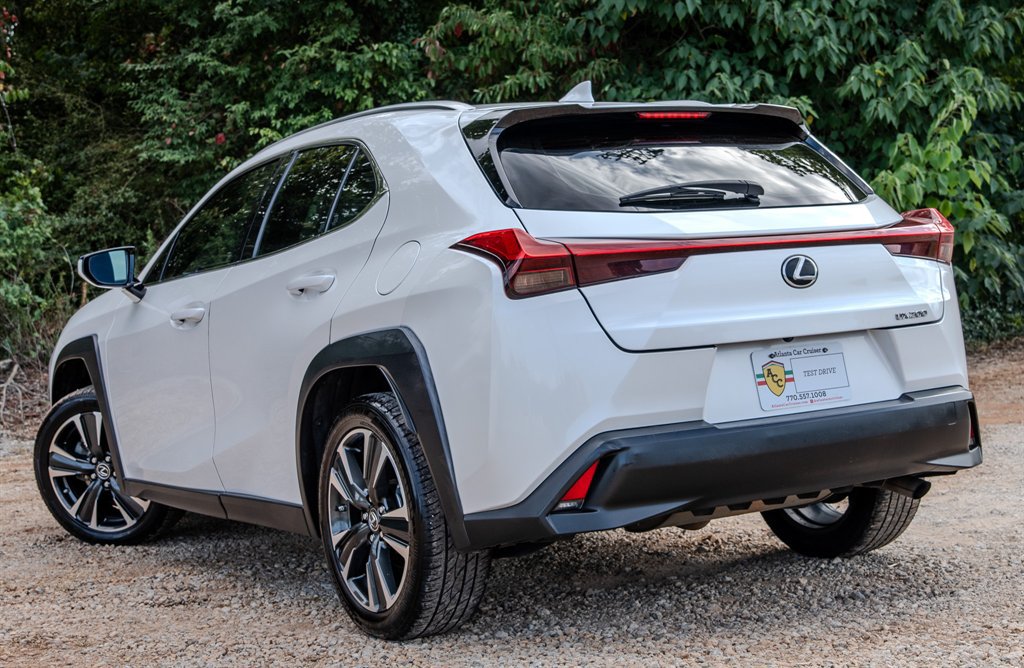 Used 2019 Lexus UX 200 FWD image 3