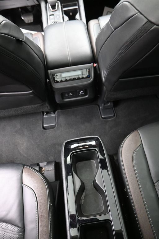 Used 2024 Nissan Pathfinder Platinum AWD/4WD image 30