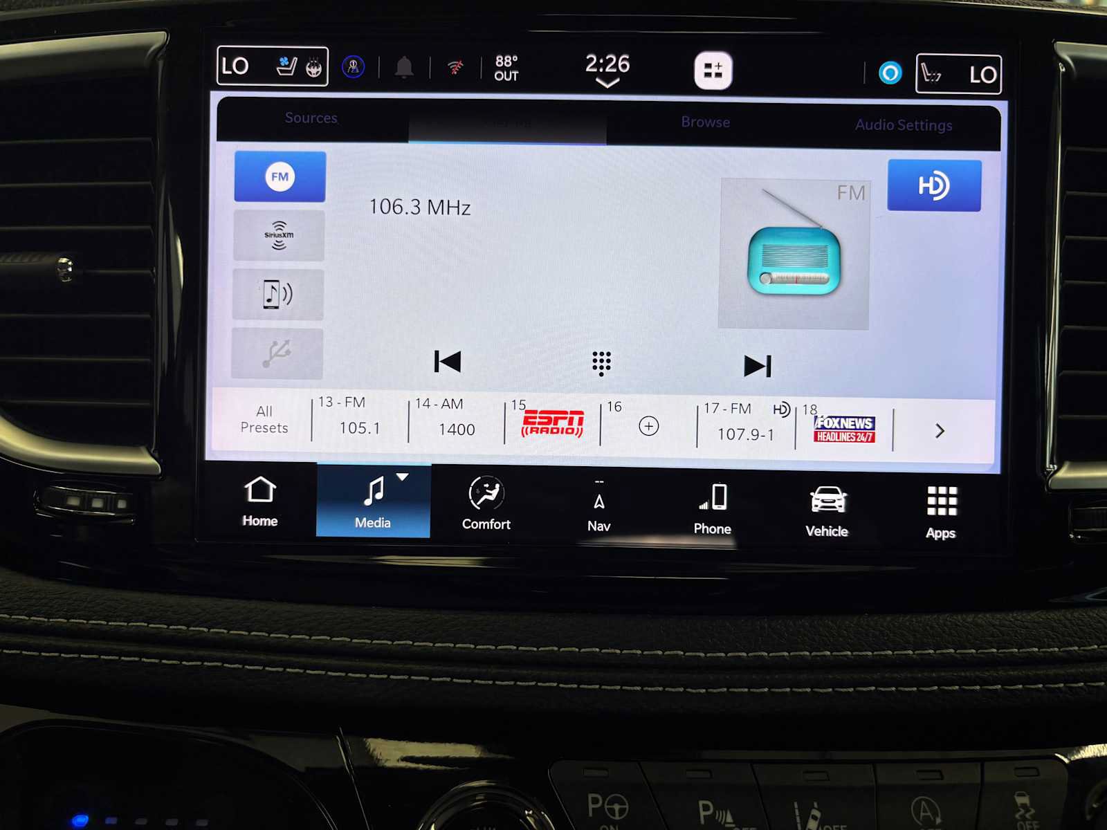 Certified 2024 Chrysler Pacifica Limited FWD image 27