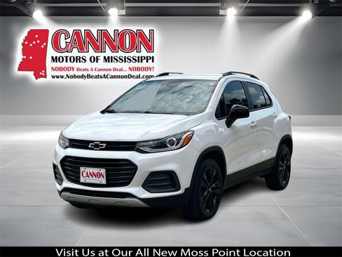 Used 2022 Chevrolet Trax LT w/ Redline Edition image 1