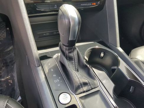 Certified 2023 Volkswagen Atlas SE w/ Black Wheel Package image 27