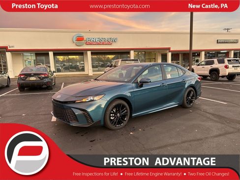 New 2026 Toyota Camry SE FWD image 1