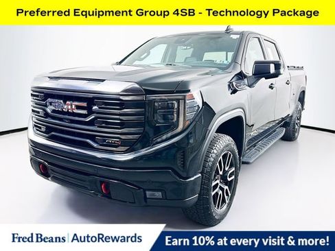 Certified 2022 GMC Sierra 1500 AT4 w/ AT4 Premium Package AWD/4WD image 3