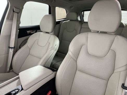 Certified 2023 Volvo XC60 B5 Ultimate w/ Protection Package Premier image 15