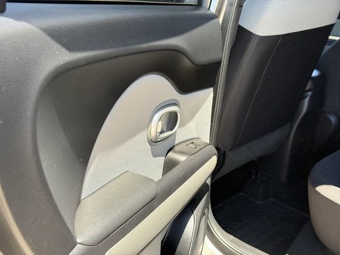 Used 2016 Kia Soul FWD image 14