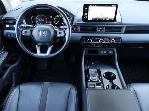 Used 2025 Honda Pilot Touring image 25