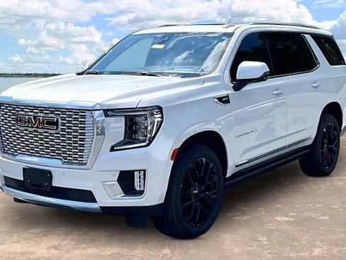 Used 2022 GMC Yukon Denali AWD/4WD image 3