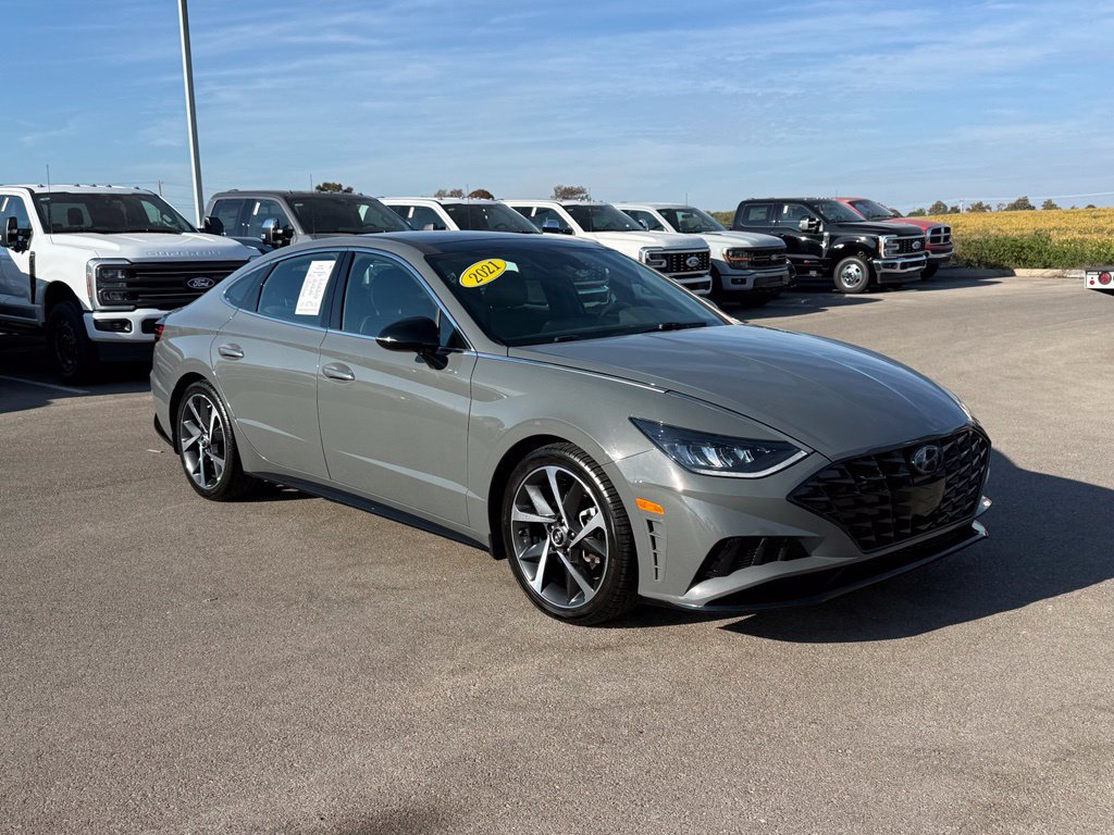 Used 2021 Hyundai Sonata SEL Plus w/ Tech Package FWD image 2