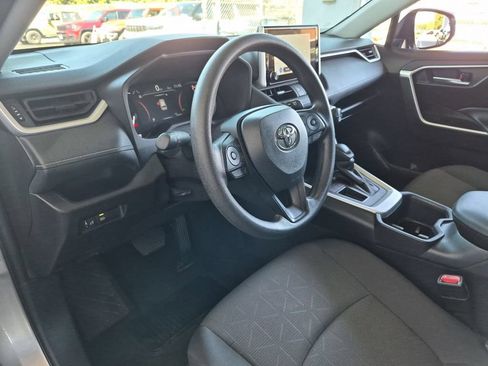 Used 2025 Toyota RAV4 XLE FWD image 9
