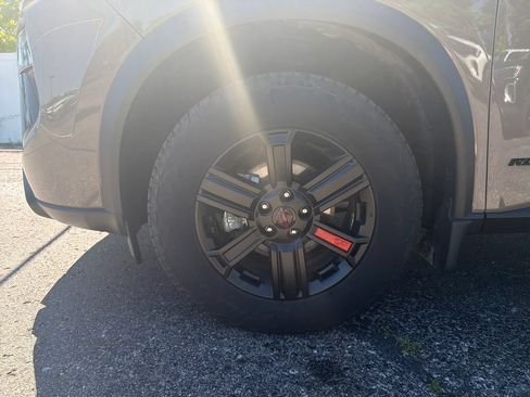 Used 2025 Nissan Rogue SV AWD/4WD image 30