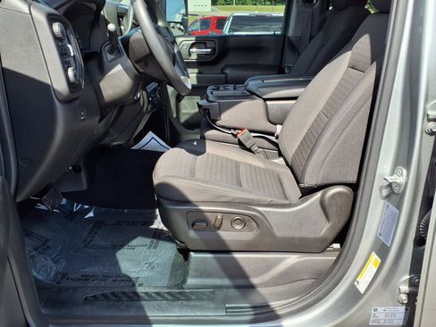 Used 2025 Chevrolet Silverado 2500 Custom w/ Custom Value Package AWD/4WD image 15