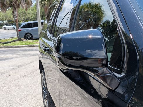 Used 2023 Cadillac Escalade Sport AWD/4WD image 12