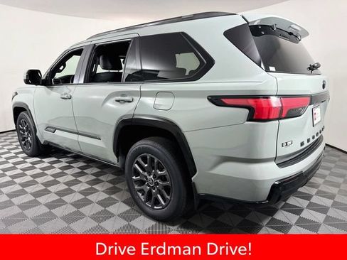 Used 2024 Toyota Sequoia Platinum AWD/4WD image 21
