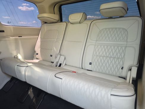 Used 2023 Lincoln Navigator Black Label AWD/4WD image 6