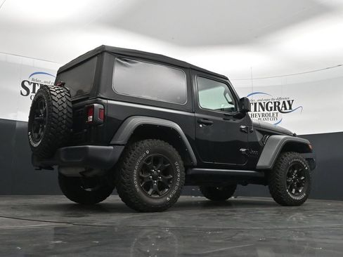 Used 2022 Jeep Wrangler Sport AWD/4WD image 32