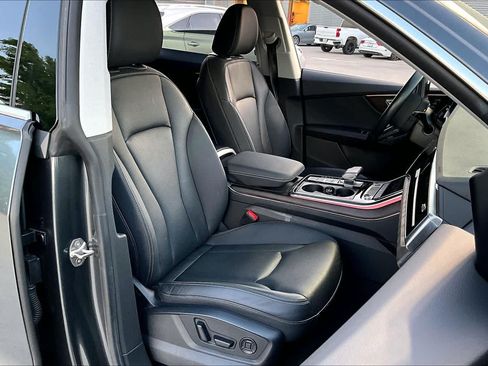 Used 2022 Audi Q8 Premium Plus w/ Premium Plus Package AWD/4WD image 13
